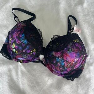 Victoria’s secret bombshell bra